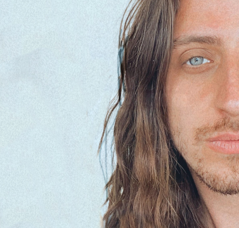 Dans la lumière… avec Jordan&nbsp;Sapally